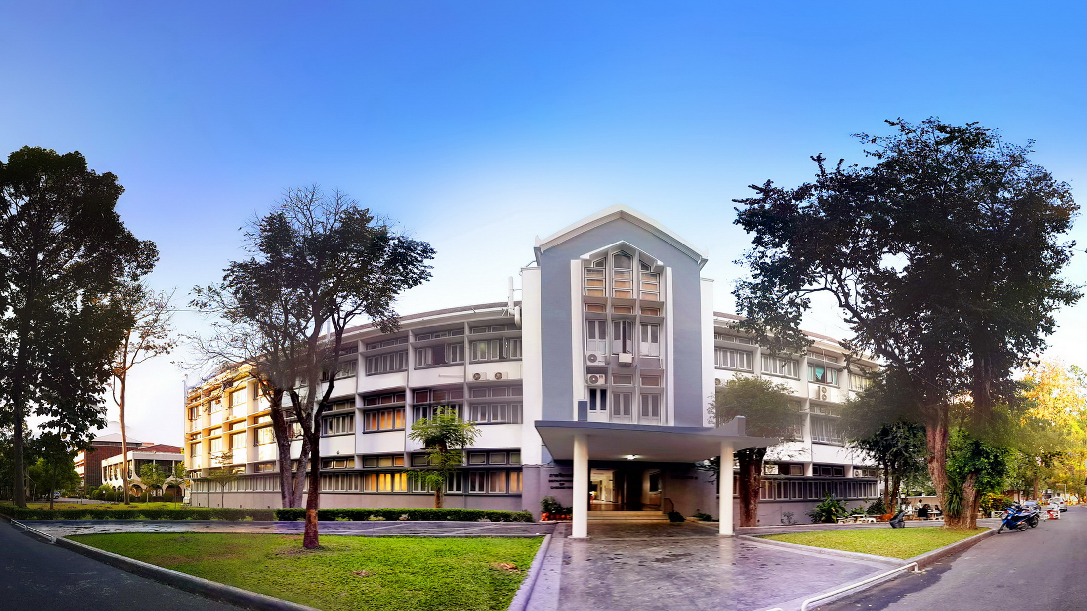 Present-day CB1 Building - Photo 3