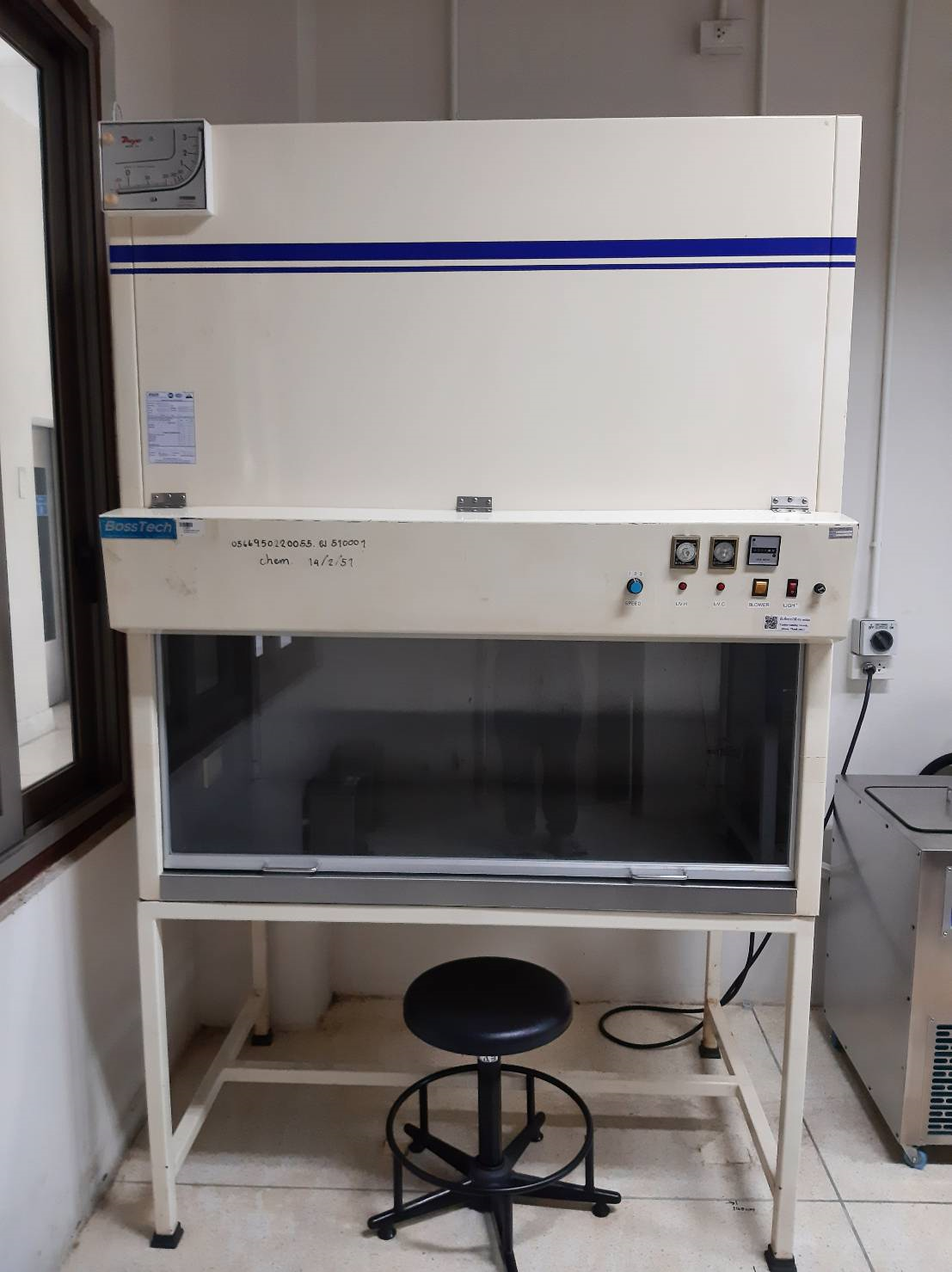 Laminar flow cabinet