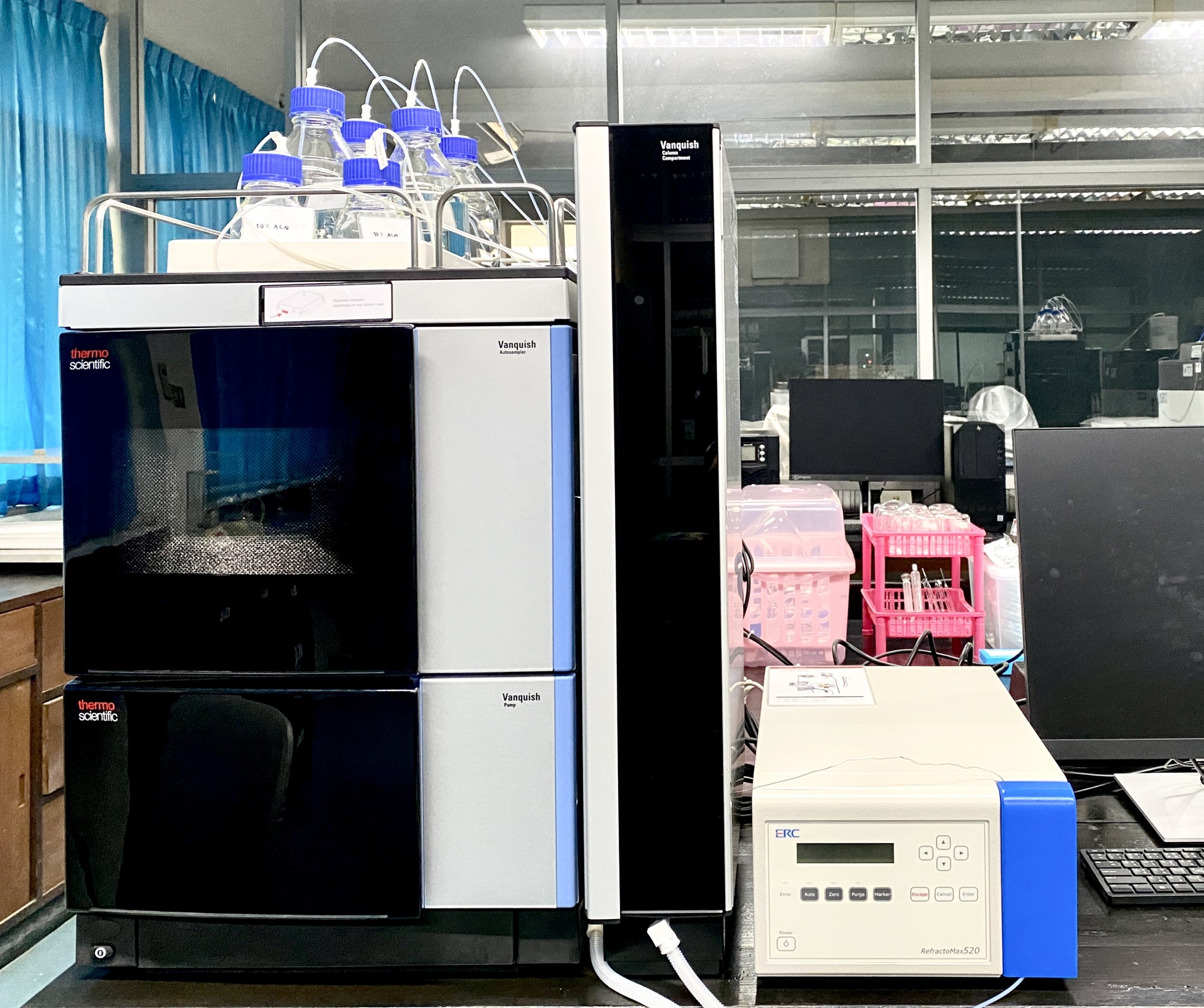 High performance liquid chromatograph-Refractive index detector (HPLC-RID)
